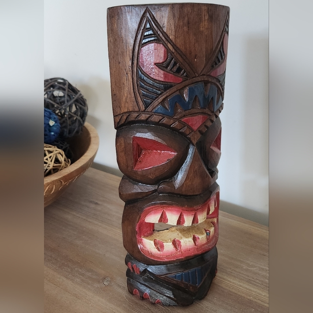 🗿Wooden Tiki Mask Wall Decor – Red & Blue Accents, Preowned Excellent Condition - Picture 9 of 14